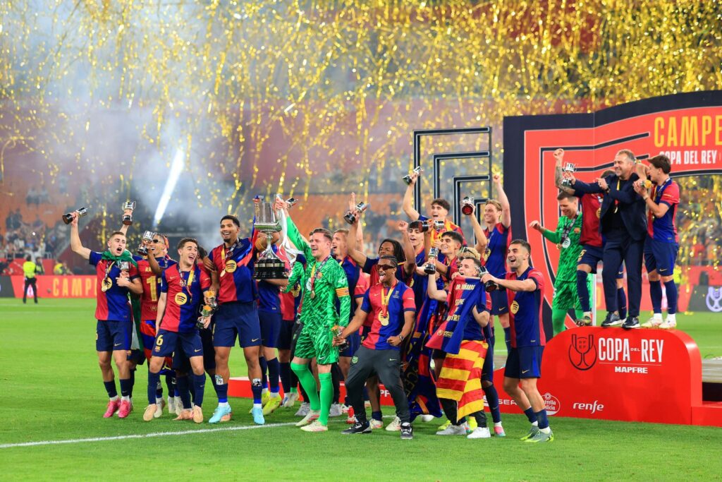 BARCELONA BERBURU BEK KIRI